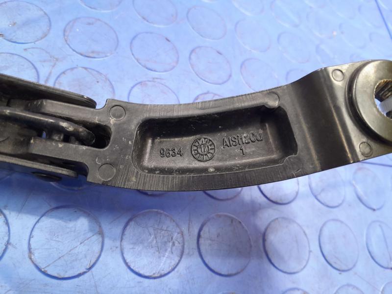 2017 Lincoln Continental Wiper Arm