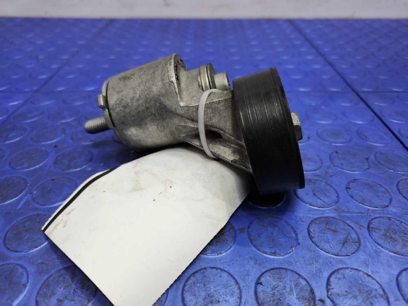 2013 Volkswagen Beetle Engine Belt Tensioner