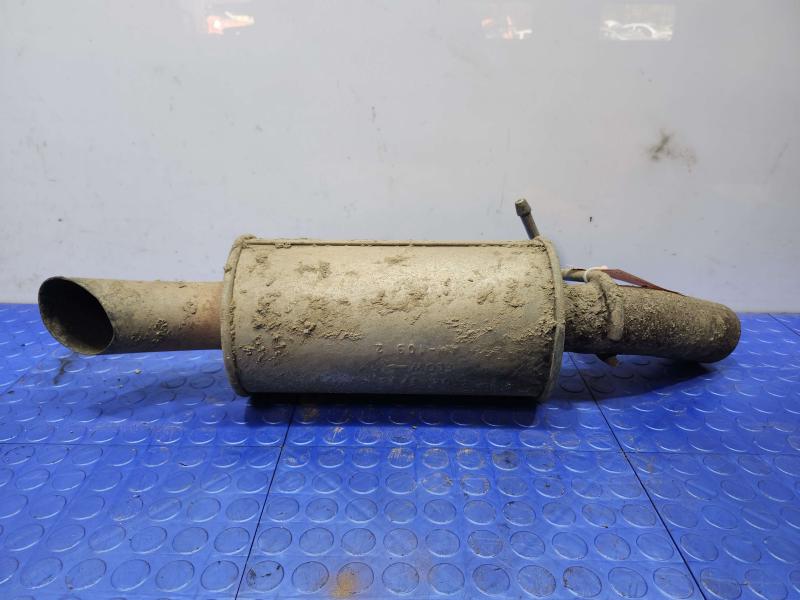 2012 GMC Yukon Muffler