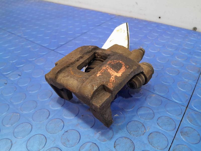 2005 Ford Explorer Caliper