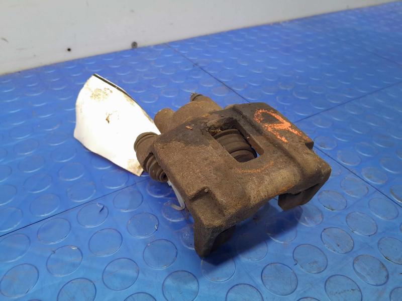 2005 Ford Explorer Caliper