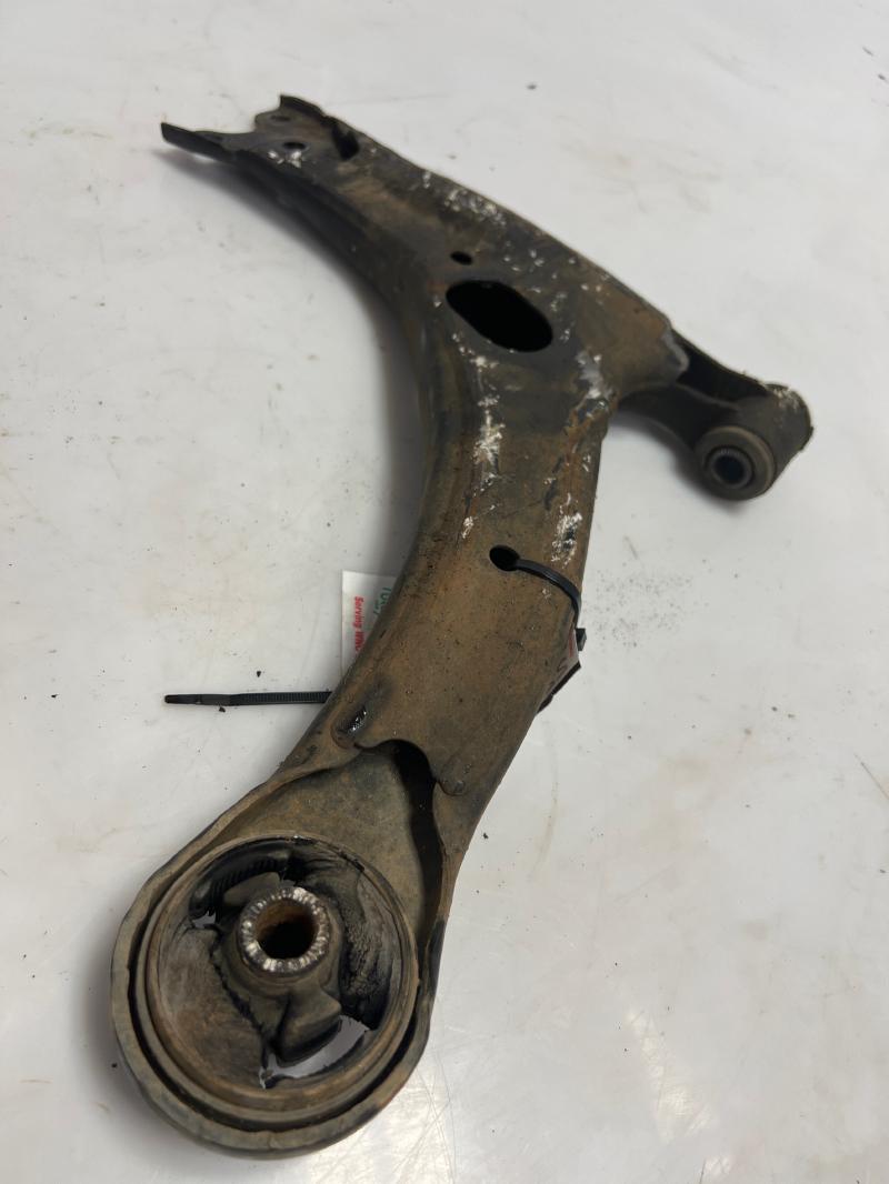 2003 - 2008 Toyota Corolla Front Lower Control Arm RH Passenger Side OEM 4806802021