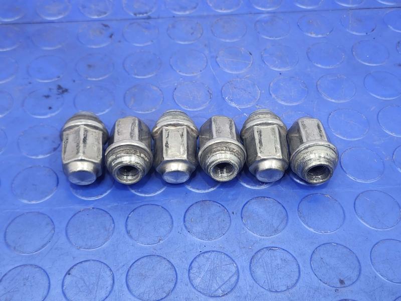 2019 Nissan Titan Lug Nuts