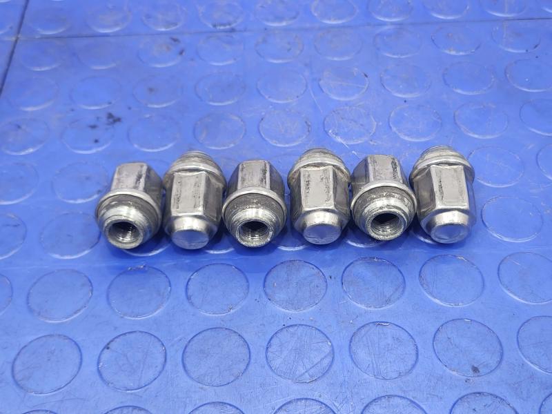2019 Nissan Titan Lug Nuts