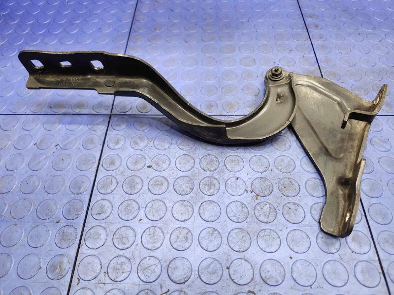 2016 Jeep Cherokee Hood Hinge