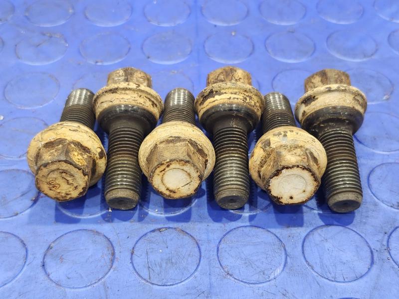 2012 Mercedes Sprinter Lug Nuts