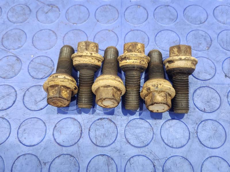 2012 Mercedes Sprinter Lug Nuts