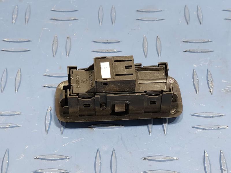 2014 Infiniti QX60 Door Switch Front