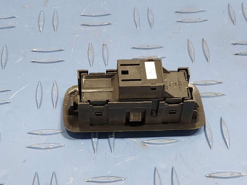 2014 Infiniti QX60 Door Switch Front
