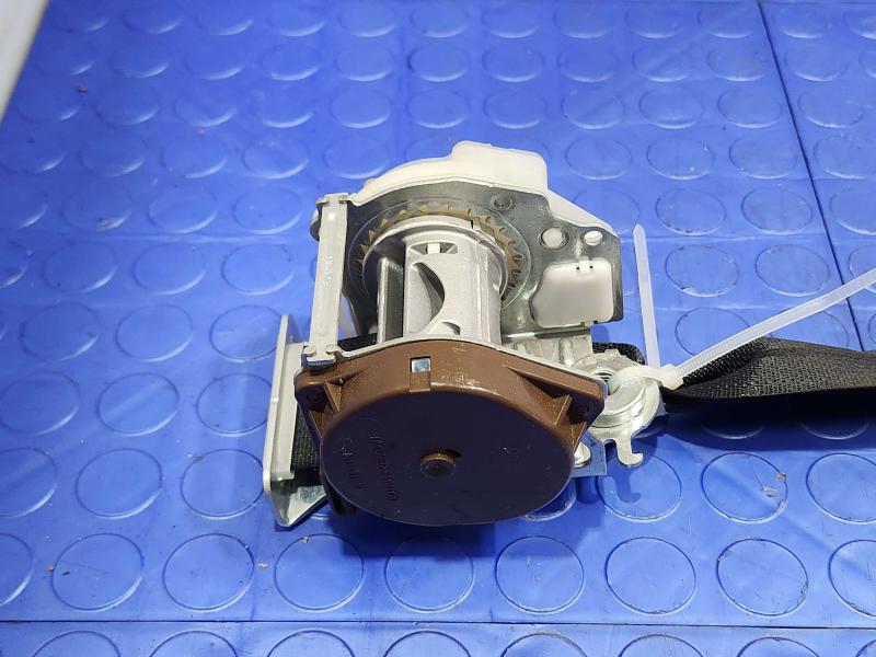 2016 Nissan Rogue Rear Seat Belt