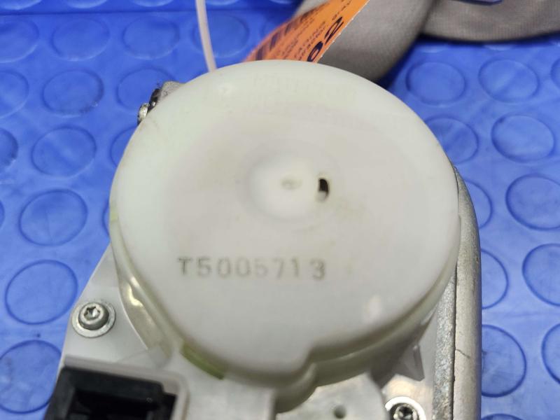 2006 Toyota 4Runner Front Seat Belt