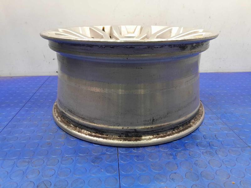 2015 GMC Yukon XL Wheel