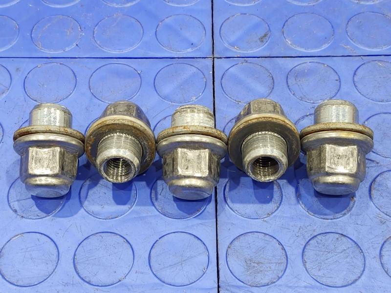 2011 Toyota Camry Lug Nuts