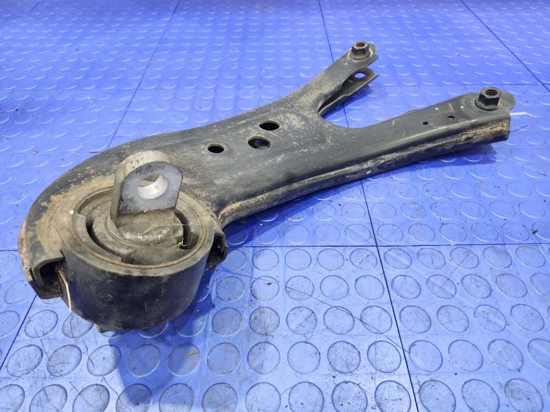 2010 Lexus RX350 RX450H Lower Control Arm Rr