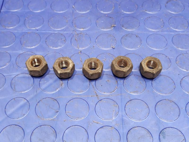 2015 Chevrolet City Express Lug Nuts