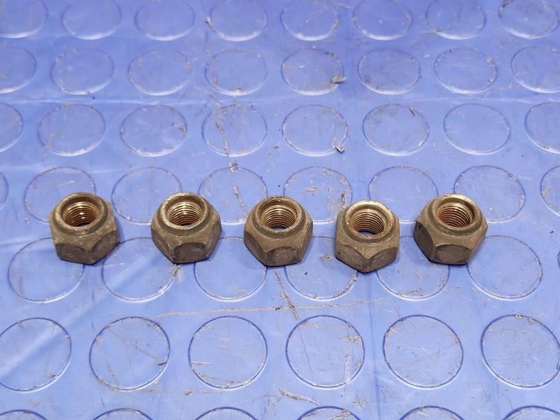 2015 Chevrolet City Express Lug Nuts