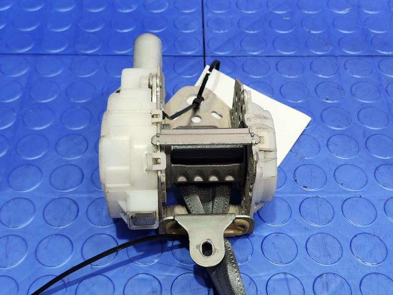 2010 Toyota Prius Front Seat Belt