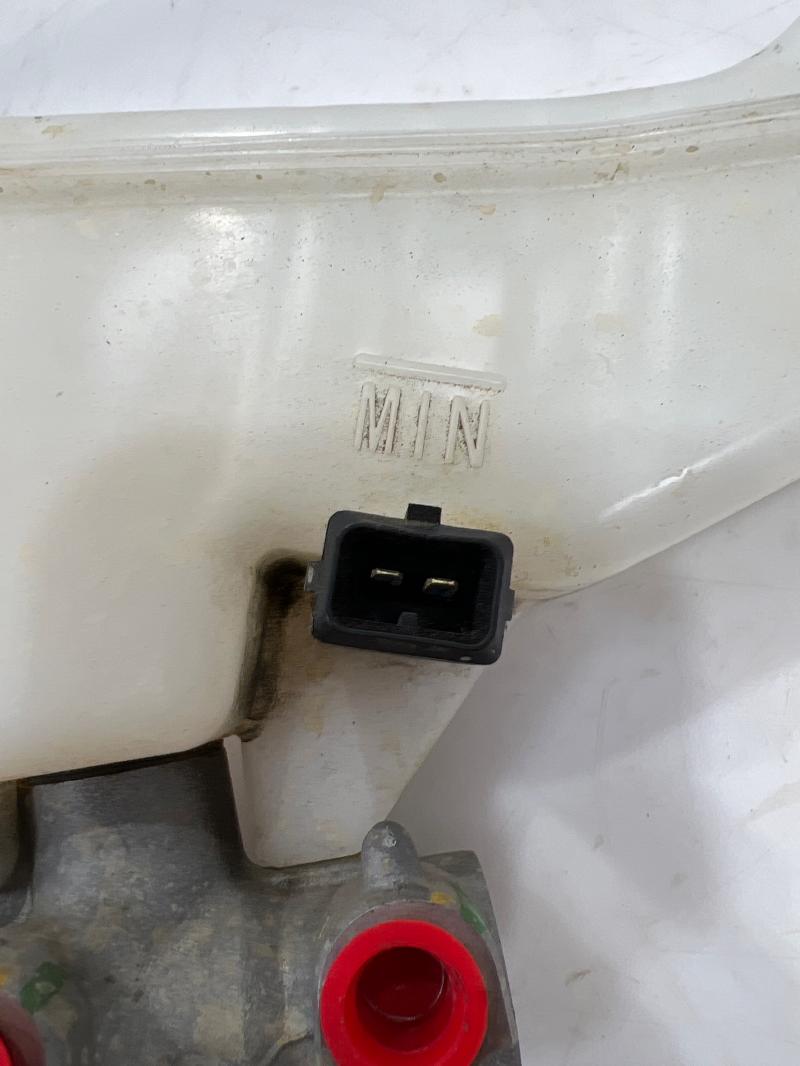 2017 - 2019 Hyundai Elantra Sedan Brake Master Cylinder Assembly OEM 58510F2400