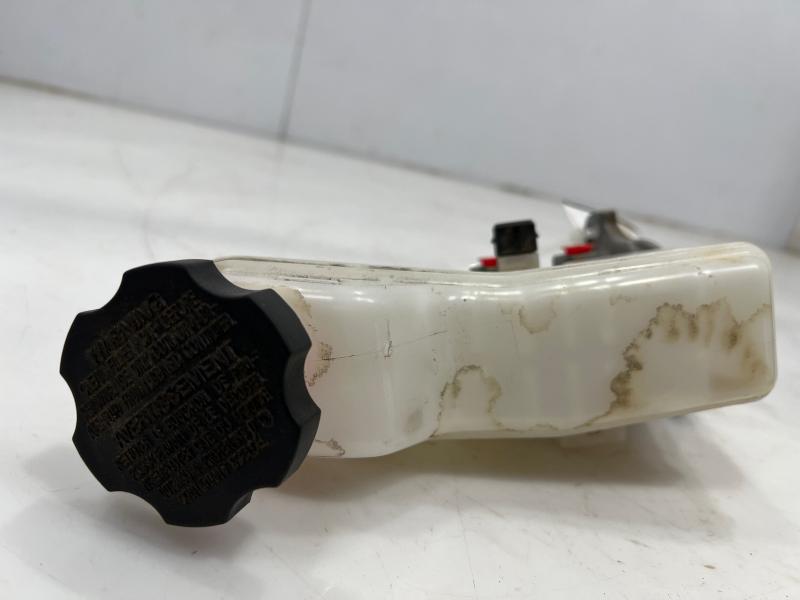 2017 - 2019 Hyundai Elantra Sedan Brake Master Cylinder Assembly OEM 58510F2400