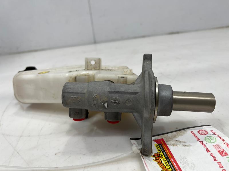 2017 - 2019 Hyundai Elantra Sedan Brake Master Cylinder Assembly OEM 58510F2400