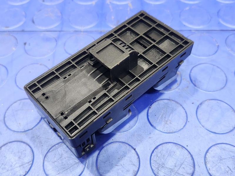2014 Audi A7 Door Switch Front
