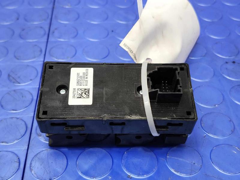 2014 Chevrolet Silverado 1500 Door Switch Front
