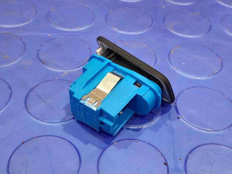 2014 Audi A7 Door Switch Front