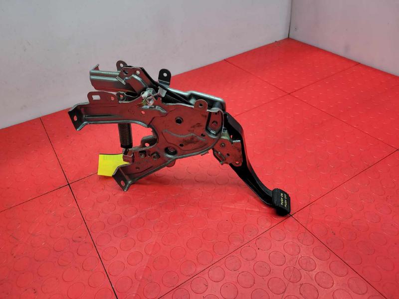 2012-2016 Honda CRV Parking Brake Foot Pedal Assembly OEM 47100-T0A-A71
