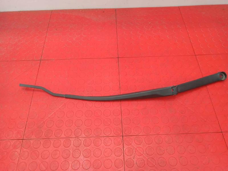 2016 Chrysler 200 Wiper Arm