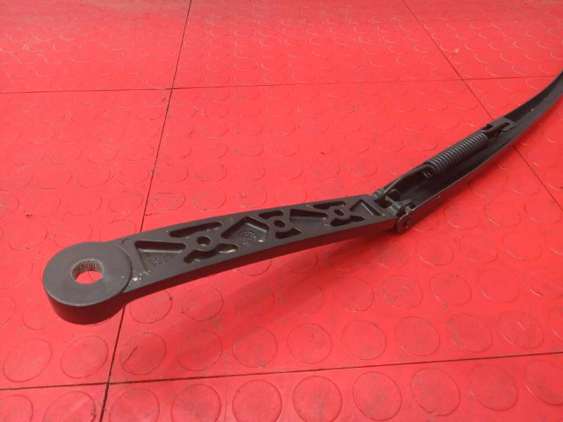 2016 Chrysler 200 Wiper Arm