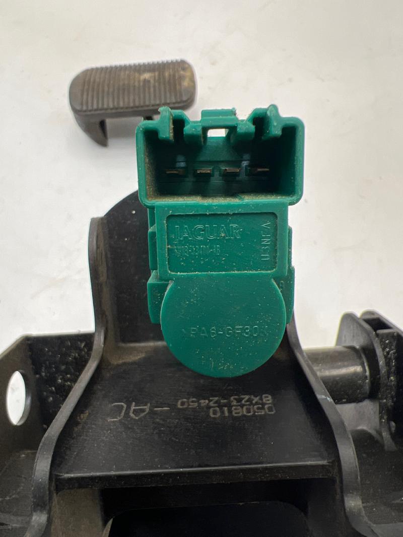 2009 - 2015 Jaguar XF Brake Pedal Assembly w/ Switch OEM 8X23-2450-AC