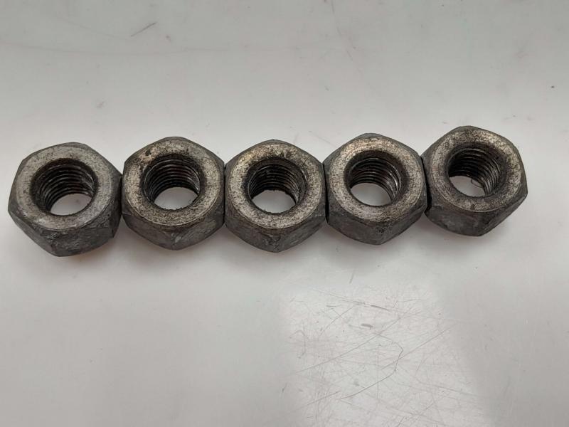 2009 Toyota Corolla Lug Nuts