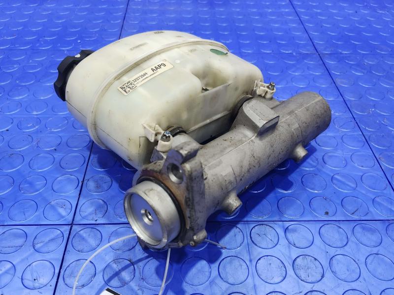 2017 Chevrolet Silverado 2500 Master Cylinder