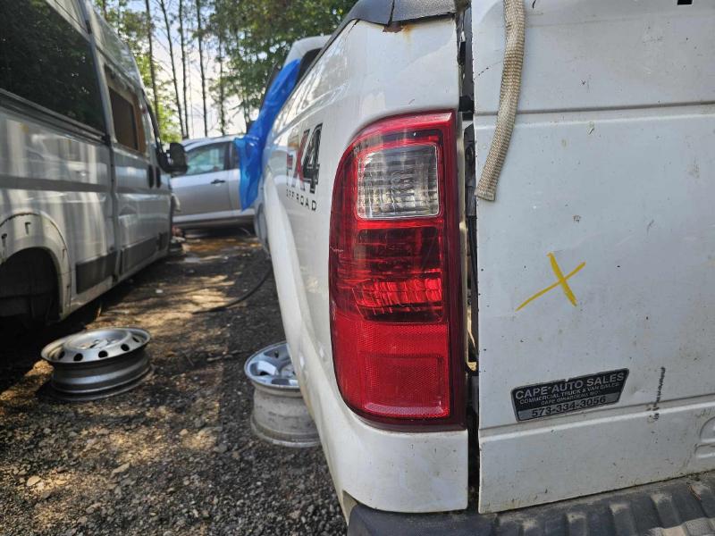 2013 Ford F-350 Super Duty Tail Light Assembly