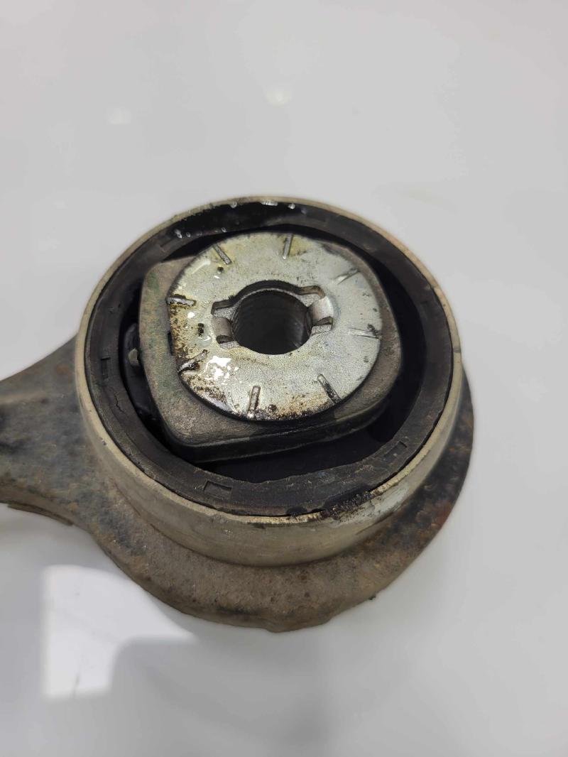 2014 Chrysler 300 Lower Control Arm Front