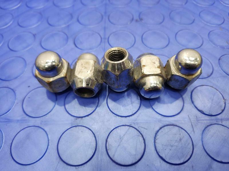 2014 Hyundai Santa Fe Lug Nuts