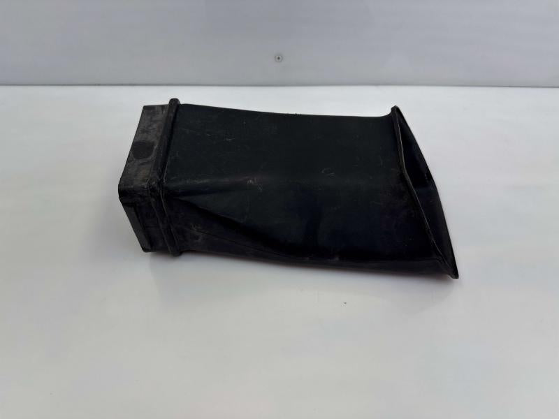 2001 Ford F-350 Super Duty Air Intake Tube/Resonator