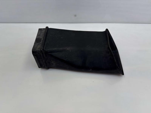 2001 Ford F-350 Super Duty Air Intake Tube/Resonator