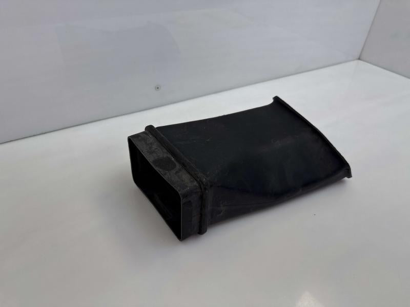 2001 Ford F-350 Super Duty Air Intake Tube/Resonator