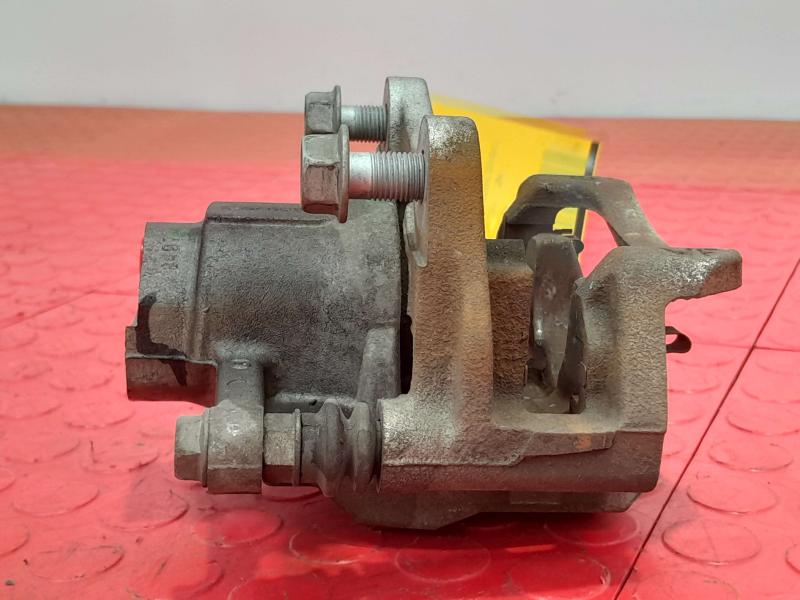 2018 Toyota Highlander Caliper