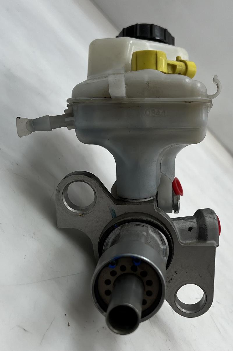 2014 Buick LaCrosse Master Cylinder