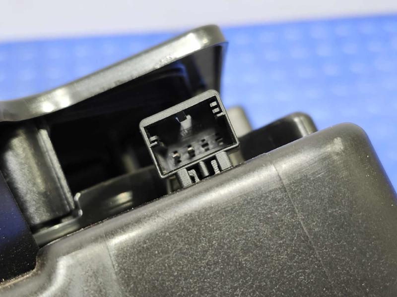 2017-2020 Audi Q7 Radio Subwoofer Box Assembly Genuine OEM Part 4M0035621A