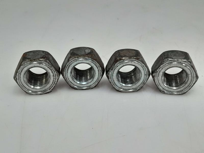 2015 Nissan Versa Lug Nuts