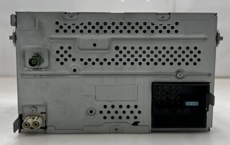 2012 Volkswagen Passat Audio & Visual Equip.(Radio)