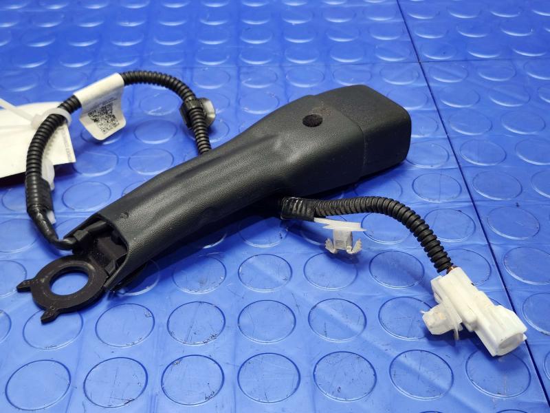2019 Toyota Camry Front Seat Belt