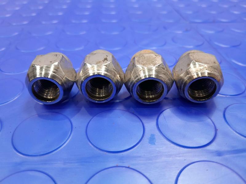 2021 Nissan Versa Lug Nuts