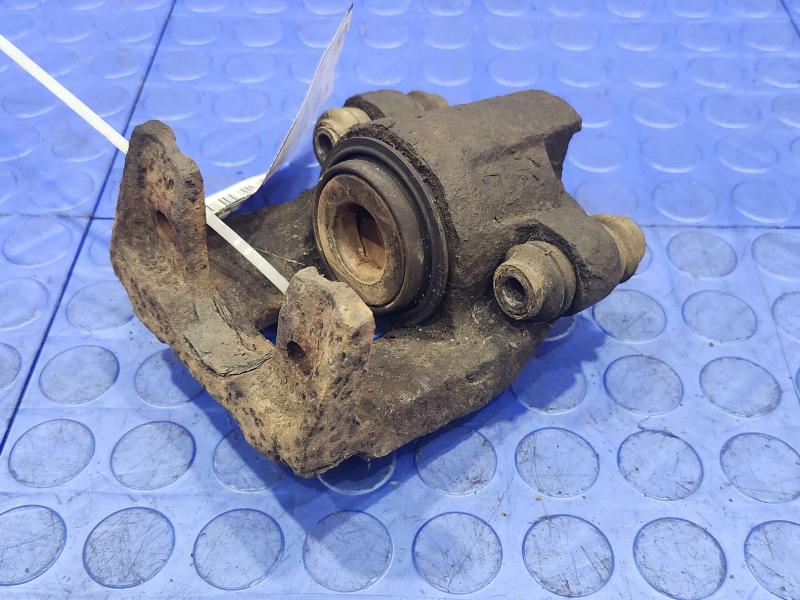 2004 Ford Explorer Caliper
