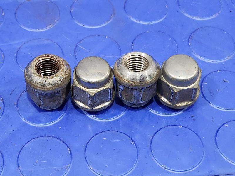 2008 Honda Fit Lug Nuts
