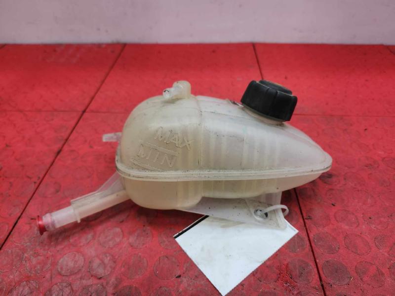 2020 Nissan Sentra Coolant Recovery Bottle