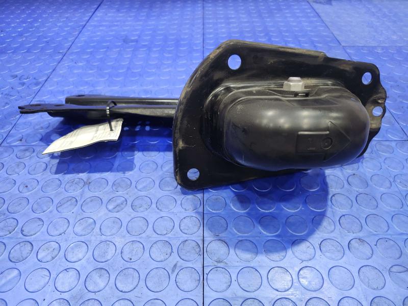 2017 Toyota Prius Lower Control Arm Rr